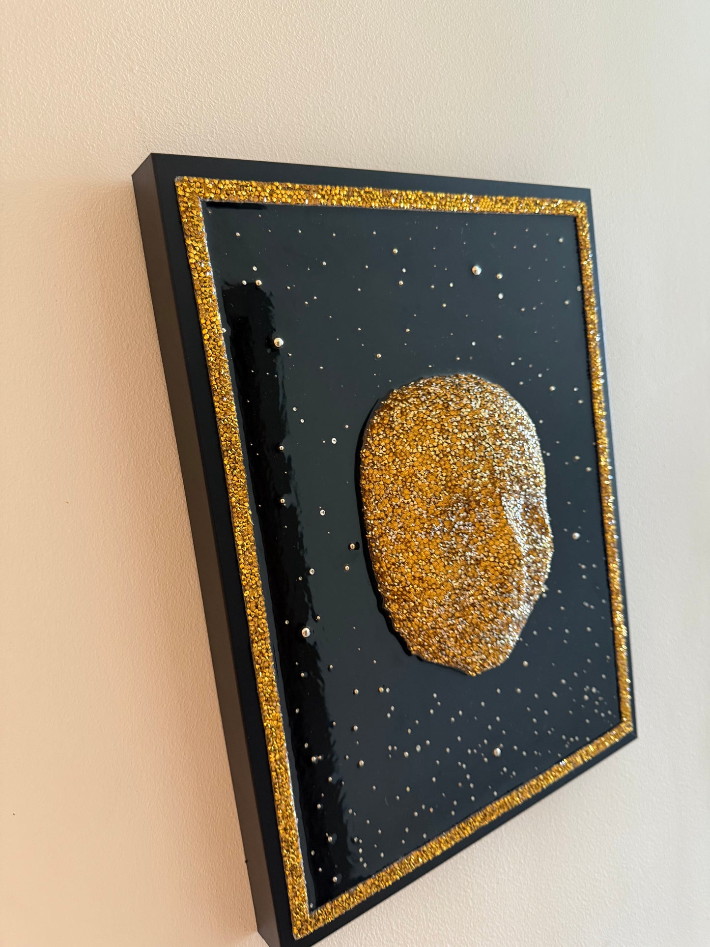 Golden Face Frame Art black