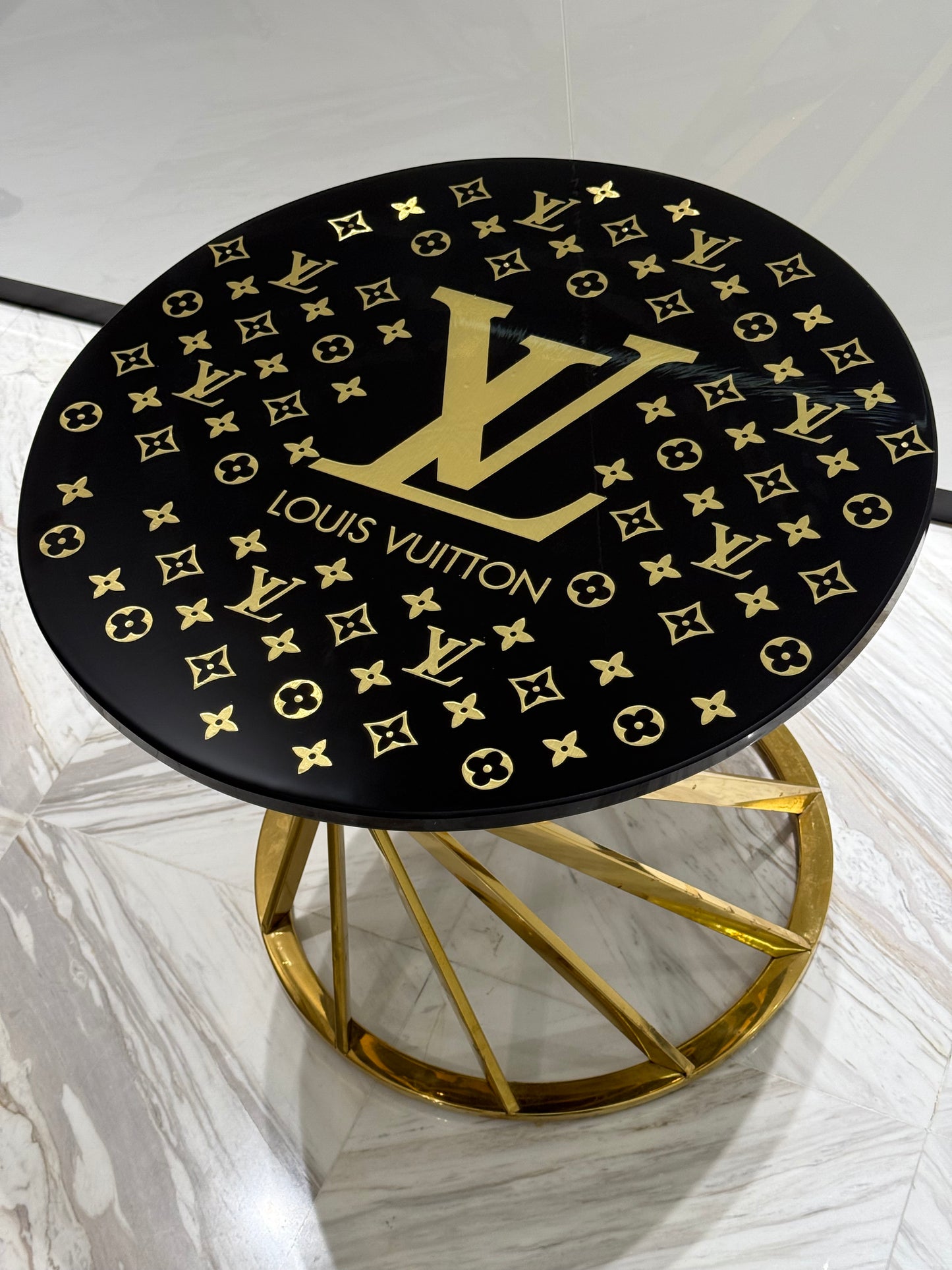 Louis Vuitton LV Round Table