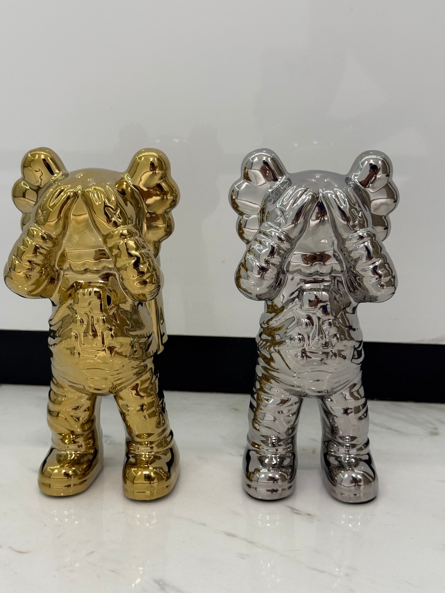 Luxury Golden Astronaut Figurine - A Unique Collectible Decoration