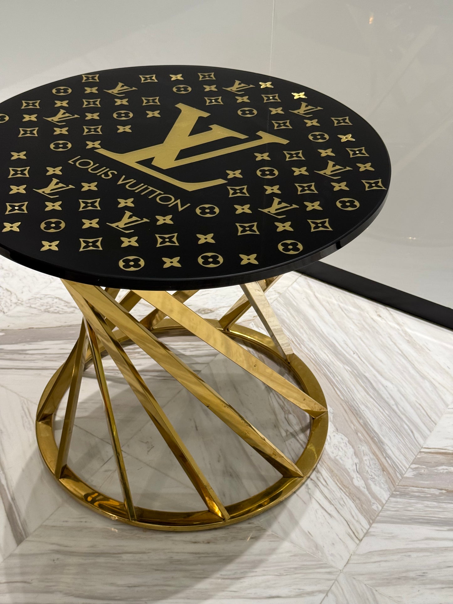 Louis Vuitton LV Round Table