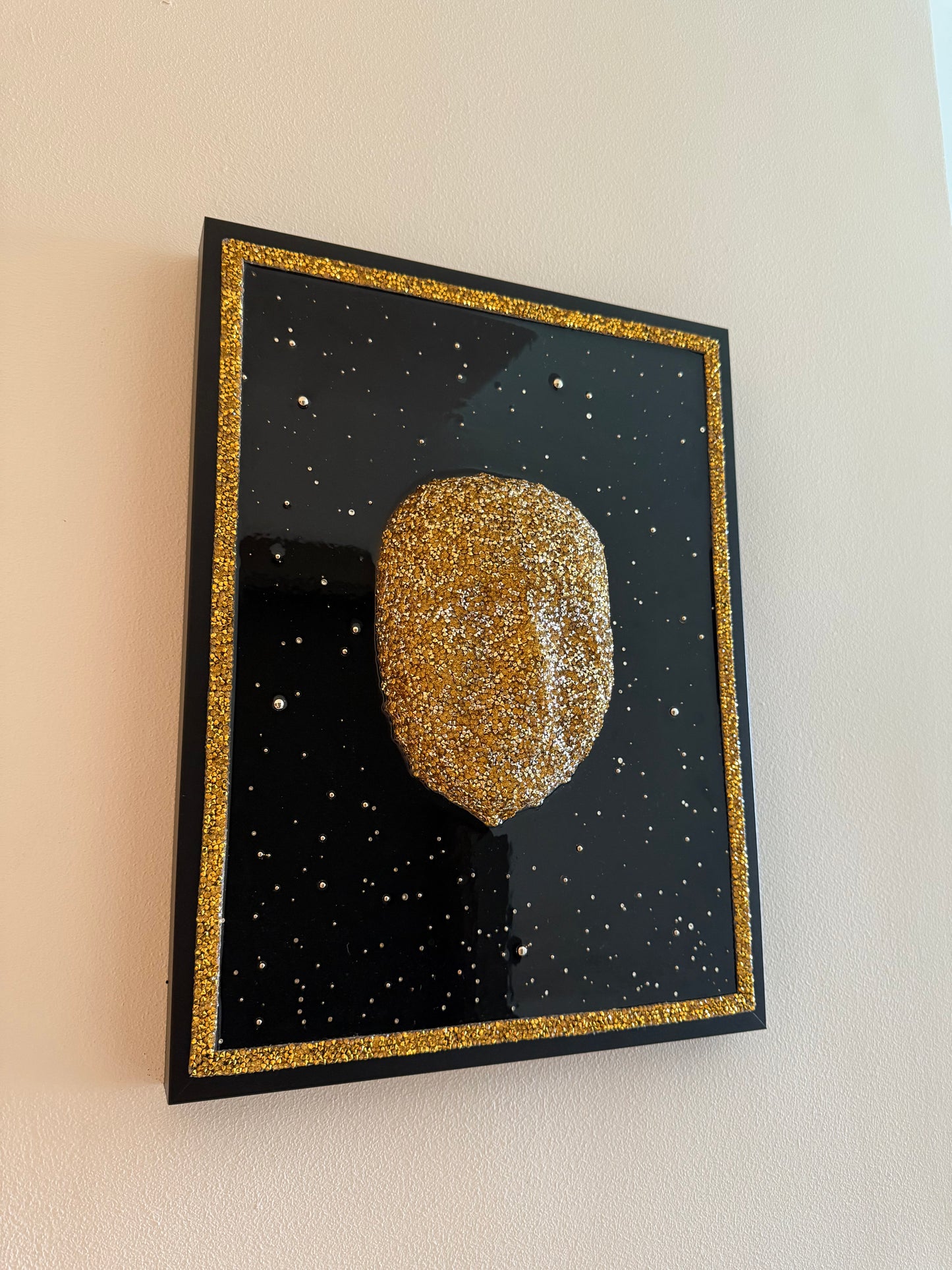 Golden Face Frame Art black