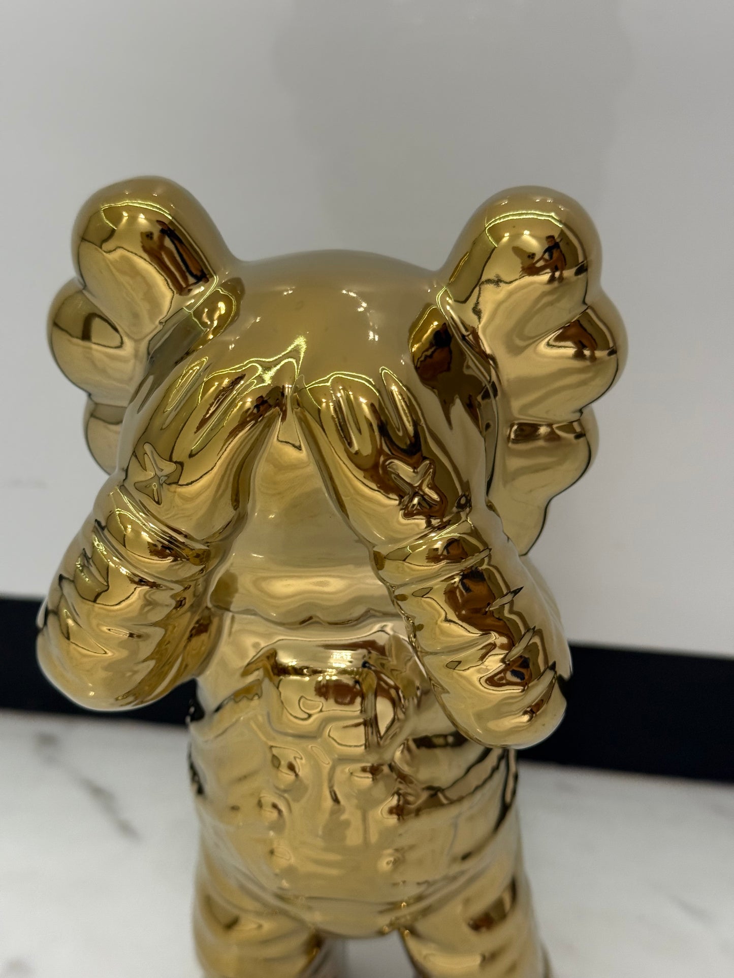 Luxury Golden Astronaut Figurine - A Unique Collectible Decoration