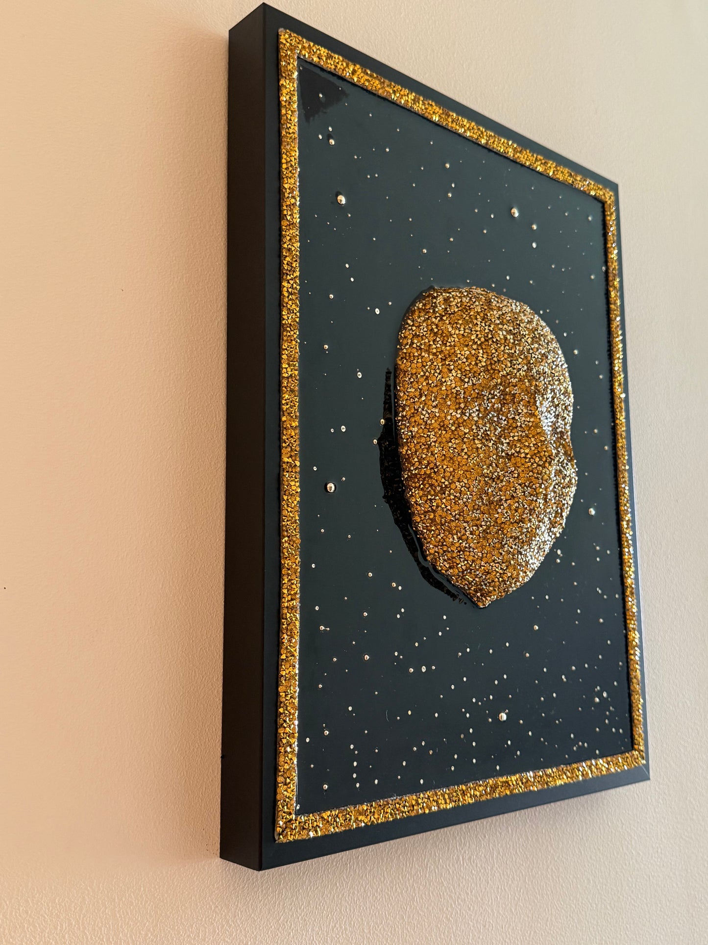 Golden Face Frame Art black