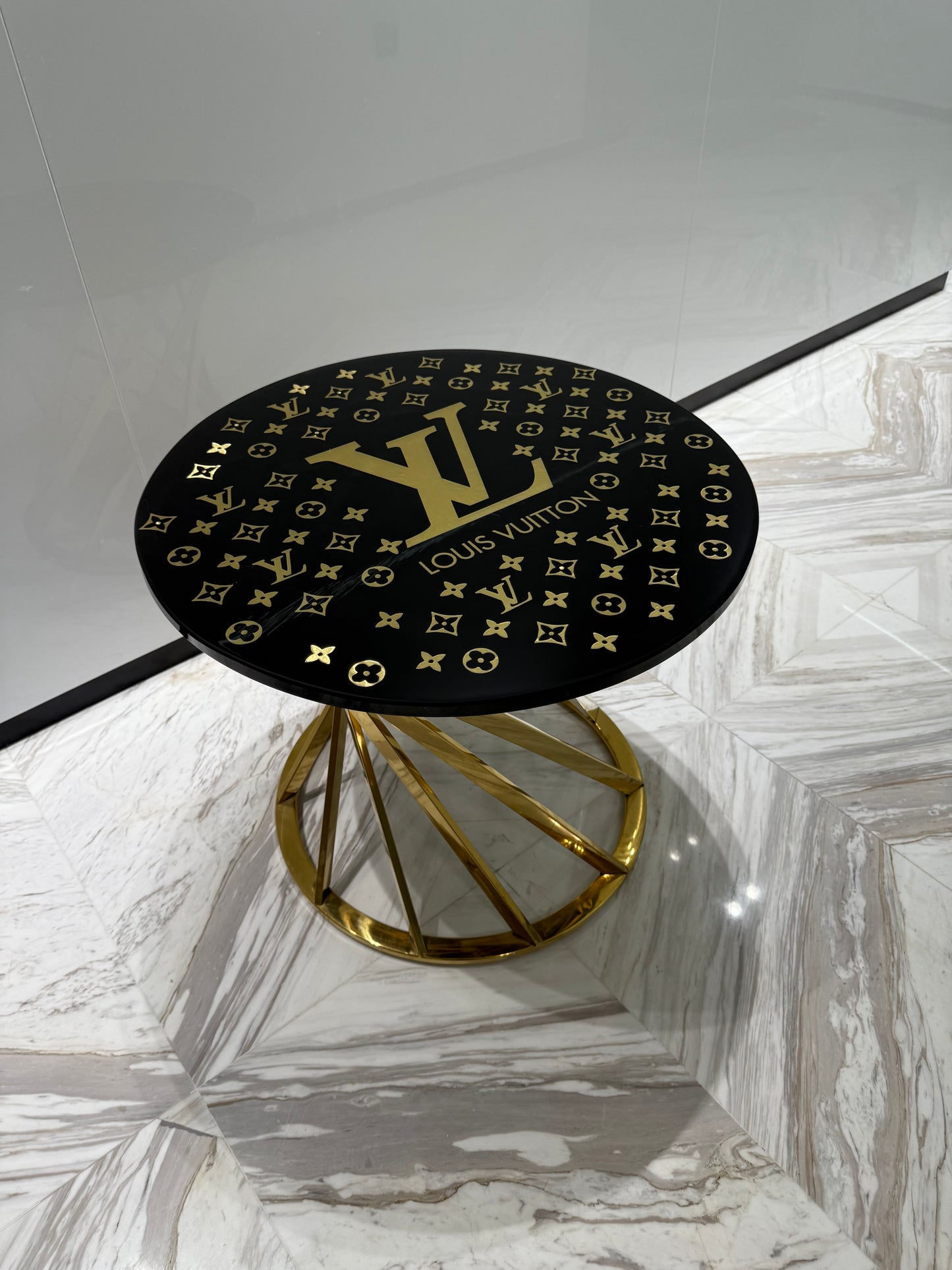 Louis Vuitton LV Round Table