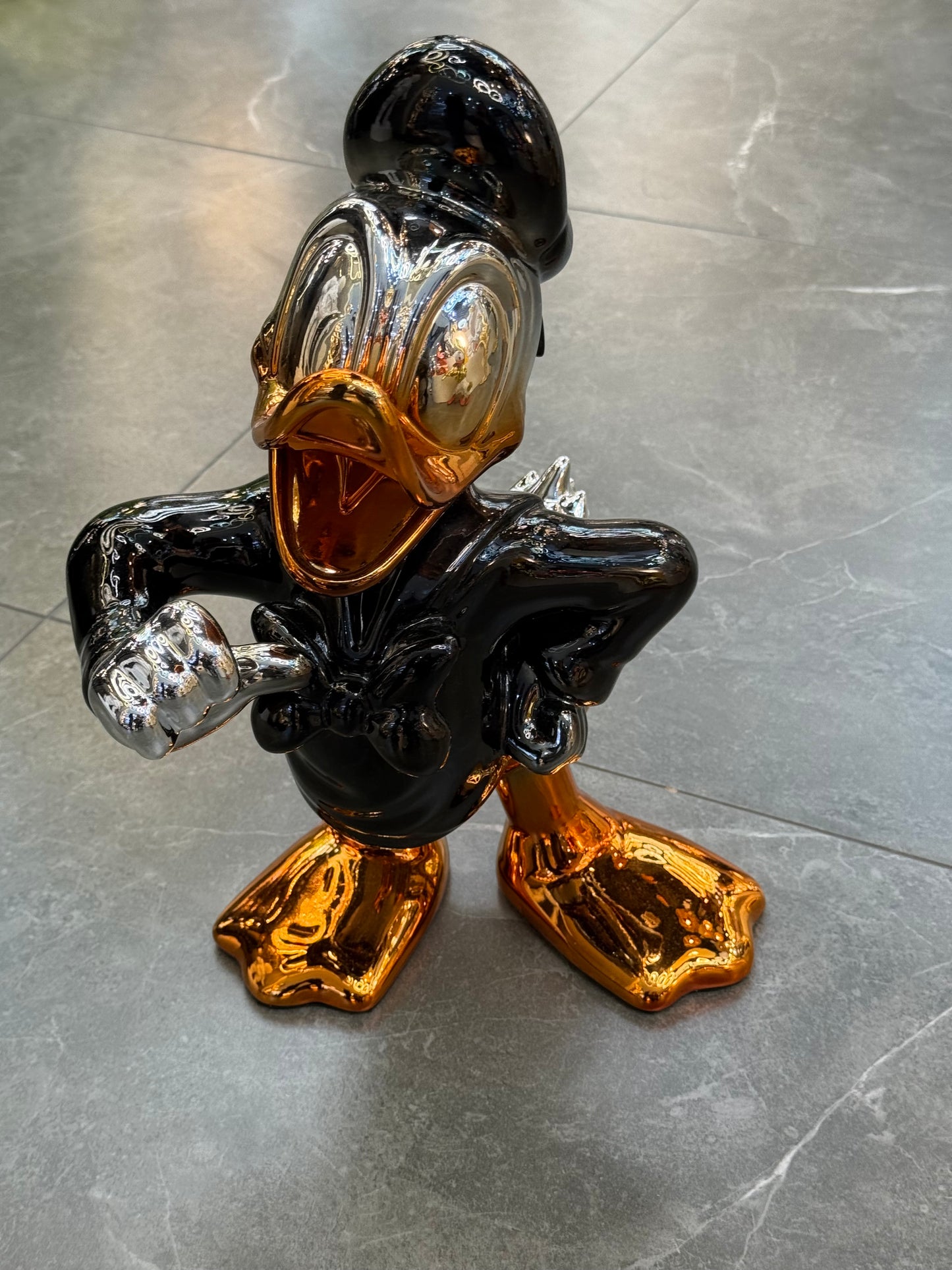 Luxury Donald Duck Sculpture – Black Edition