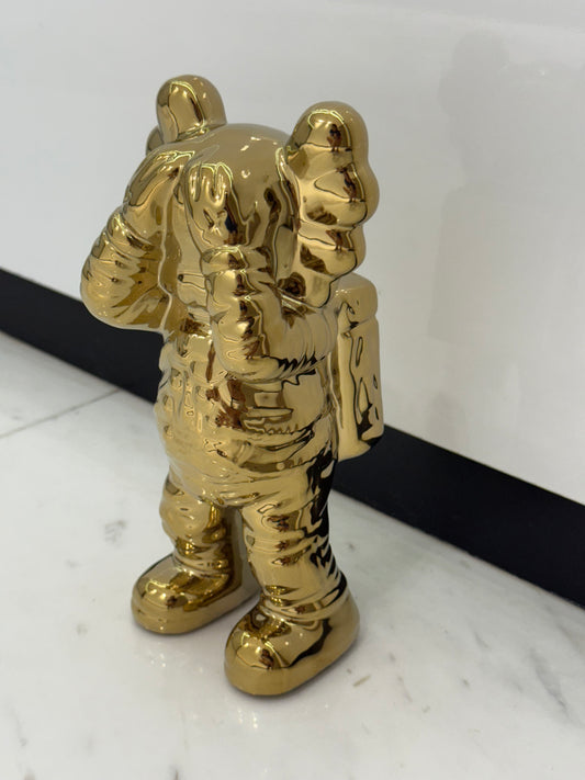 Luxury Golden Astronaut Figurine - A Unique Collectible Decoration