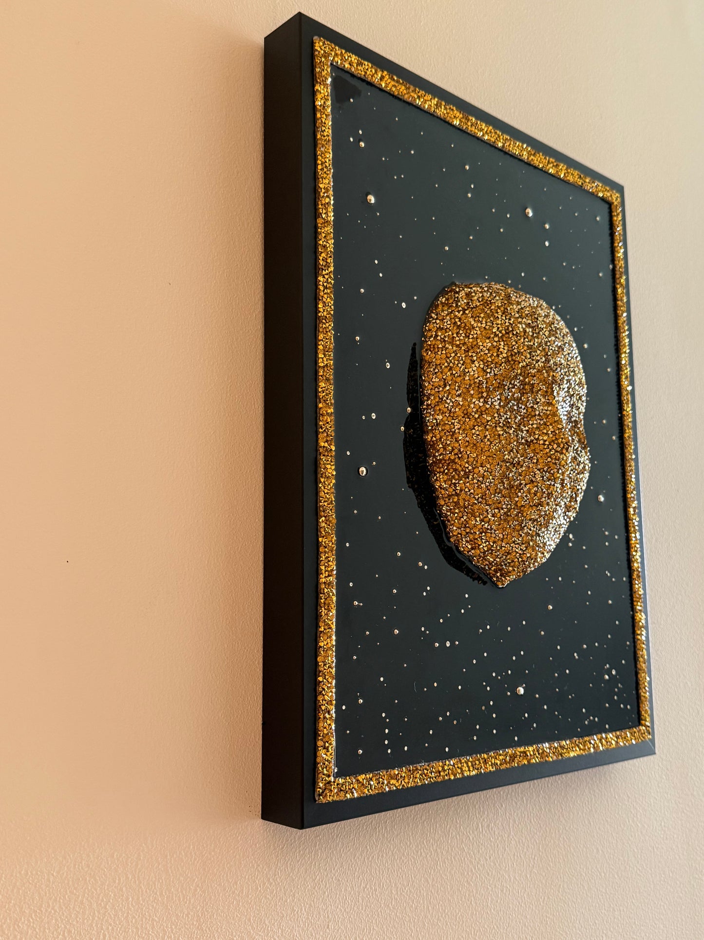 Golden Face Frame Art black