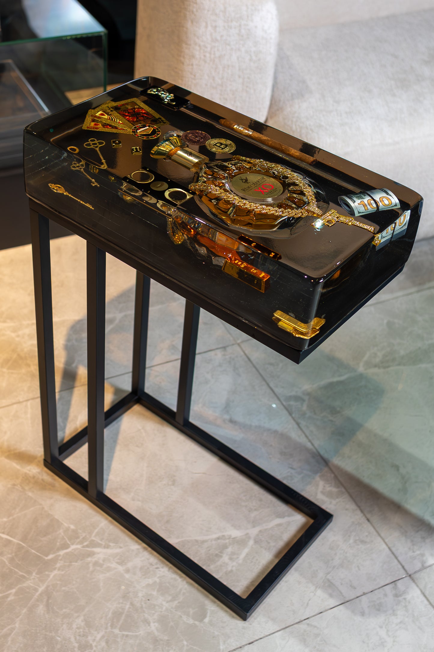 Remy Martin XO High Roller Edition Side Table – 1 of 1 -A Showcase of Prestige, Power & Pure Luxury