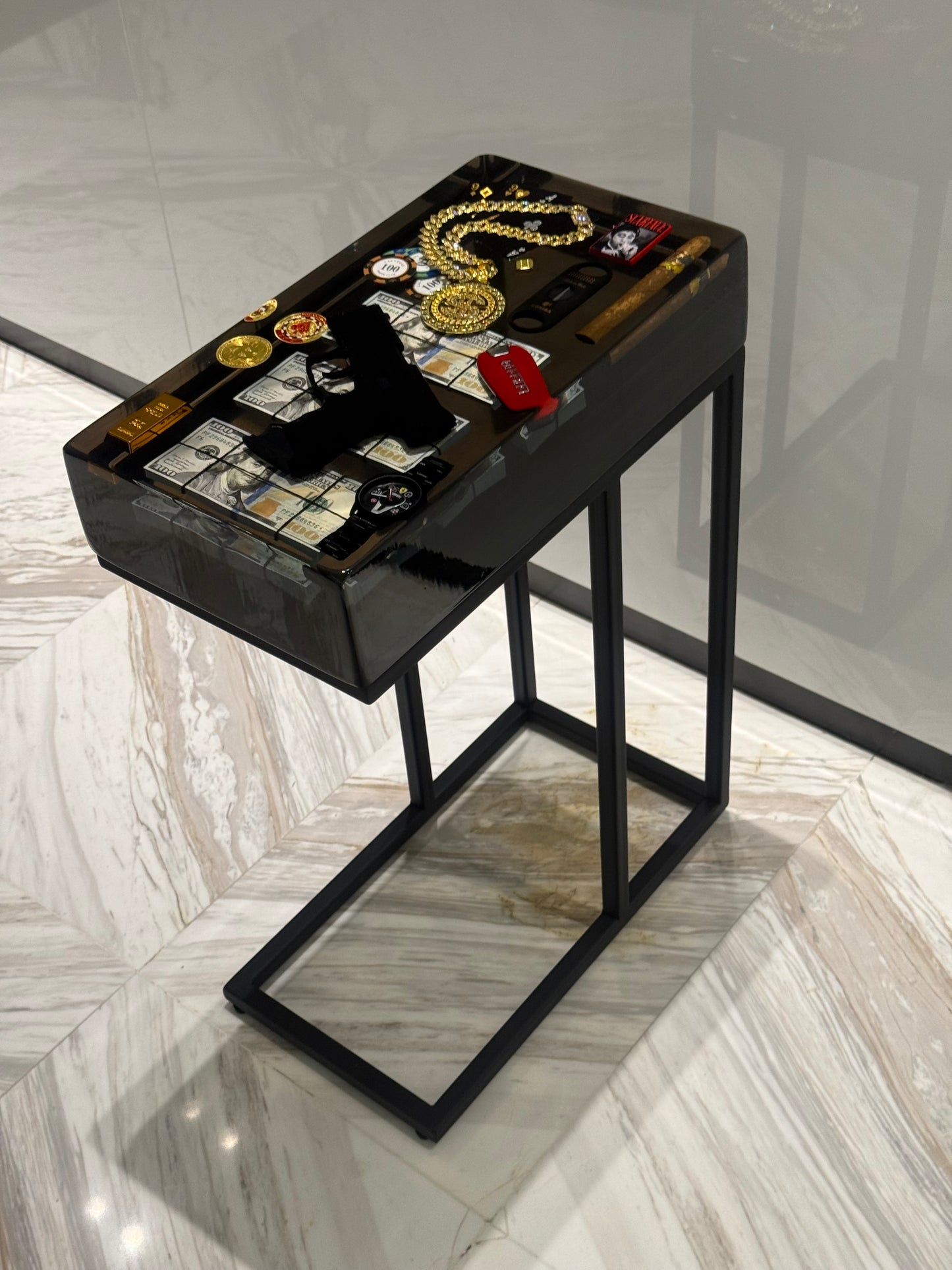King of the Game Luxury Table – Where Power Meets Play