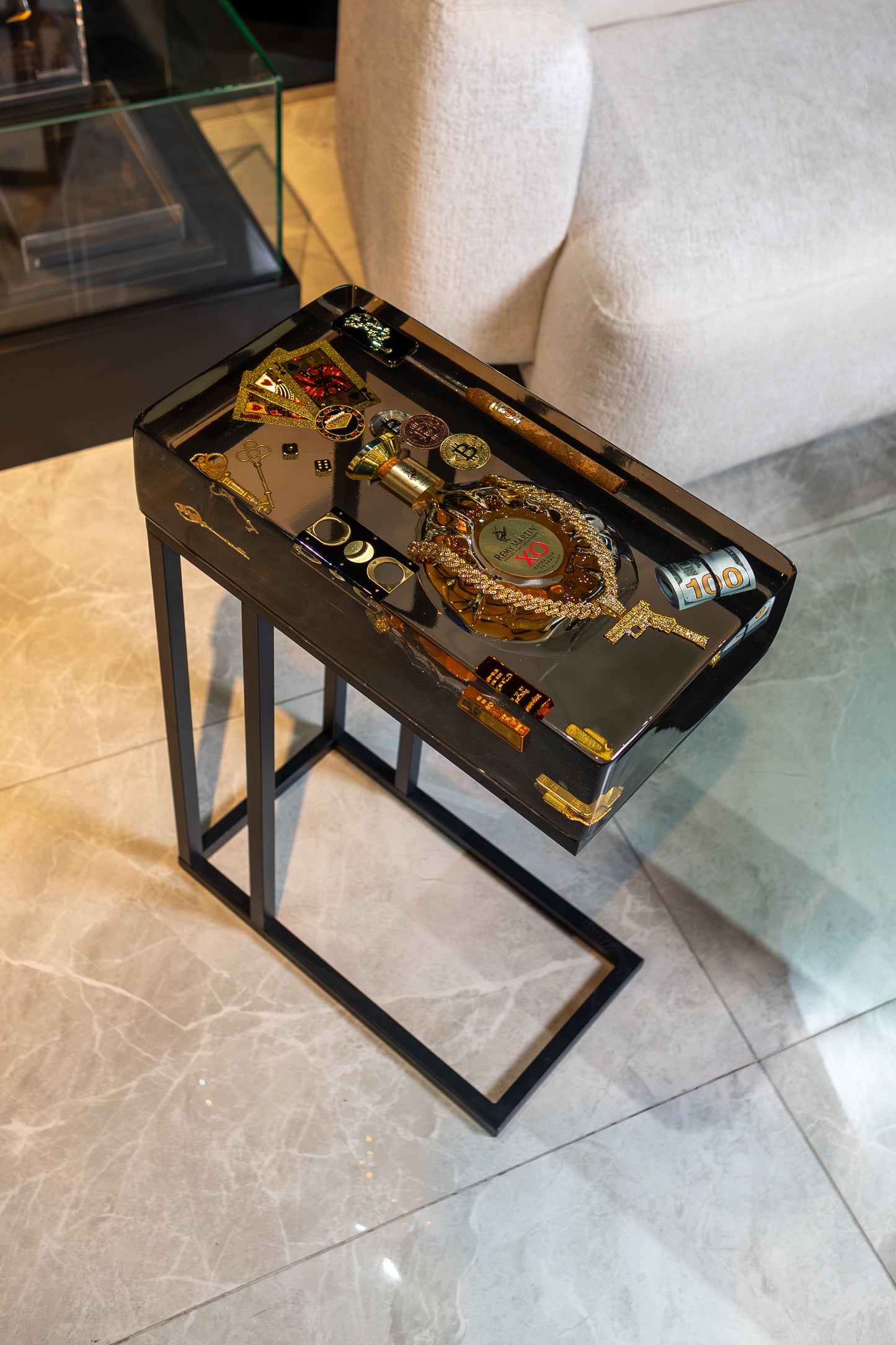 Remy Martin XO High Roller Edition Side Table – 1 of 1 -A Showcase of Prestige, Power & Pure Luxury