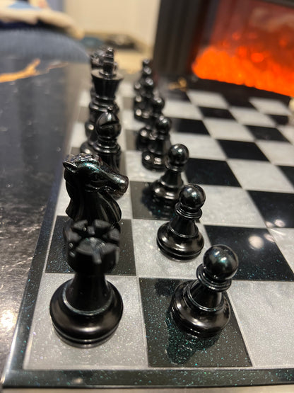 Chess Board Set Game Chameleon black and shiny white