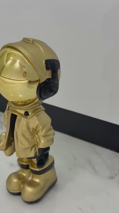 Golden Astronaut Figurine - A Stellar Collectible